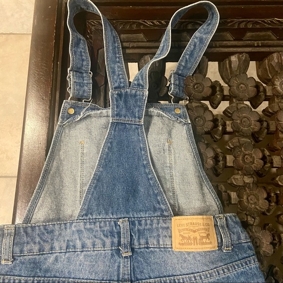 Levi’s girls Shorts Overalls Adjustable Straps Shortall Relax Fit Size 10 Youth - Picture 6 of 12